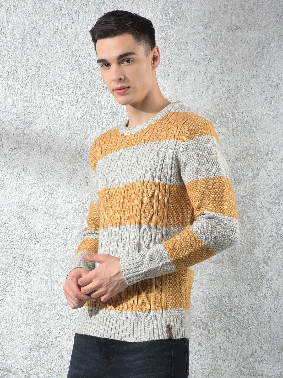 Numero Uno Men Yellow Argyl Round Neck Flat Knitted Sweater